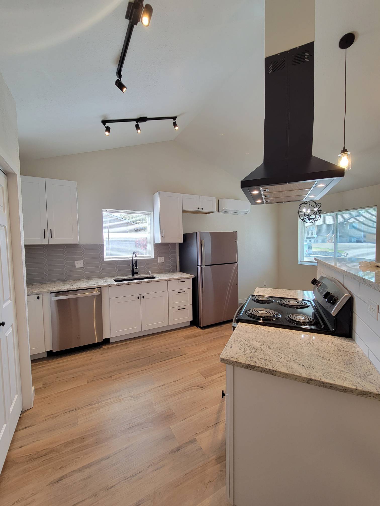 1109 South Olympia Place - C