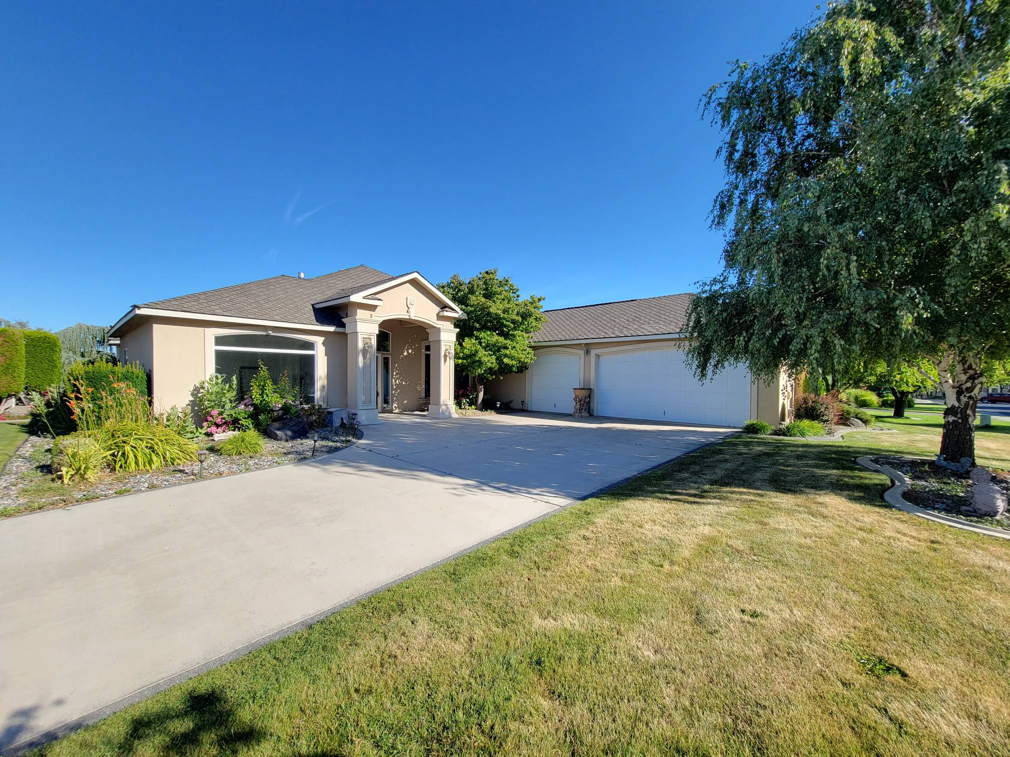 1200 West Canyon Lakes Drive